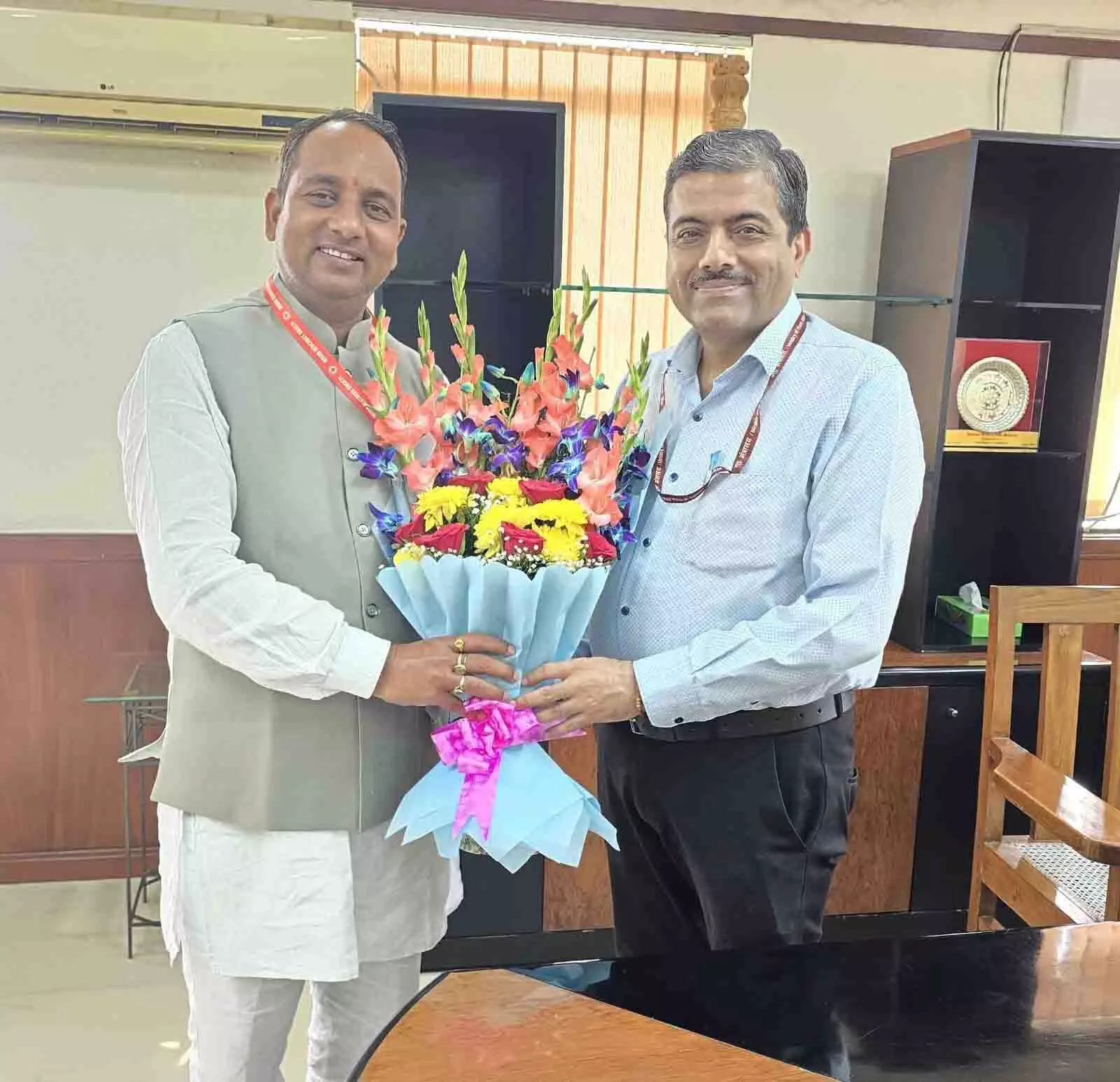 छत्तीसगढ़ में रेड क्रॉस की सेवाओं को मिलेगा राष्ट्रीय स्तर का सहयोग छत्तीसगढ़ में रेड क्रॉस की सेवाओं को मिलेगा राष्ट्रीय स्तर का सहयोग