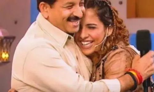 पिता मनोज तिवारी नहीं करते करियर में मदद, स्टार किड को लेकर लोगों की धारणाएं गलत : रीति तिवारी