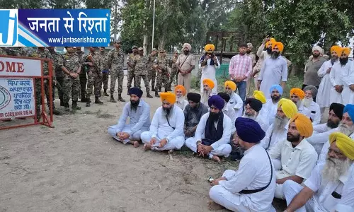 अरदास के लिए जा रहे सिख समूह को रोका अरदास के लिए जा रहे सिख समूह को रोका