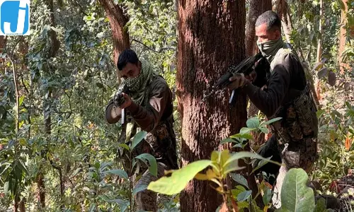 माओवाद पर कैसे कसा शिकंजा, दर्जनभर संगठनों का नेटवर्क हुआ खत्म माओवाद पर कैसे कसा शिकंजा, दर्जनभर संगठनों का नेटवर्क हुआ खत्म