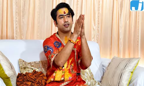 शारदा विश्वविद्यालय में धीरेंद्र शास्त्री का कार्यक्रम, युवाओं को मिलेगा मार्गदर्शन