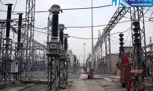 कर्नाटक में बिजली संकट गहराया रिकॉर्ड मांग के बीच बढ़ी कटौती किसान और उपभोक्ता परेशान