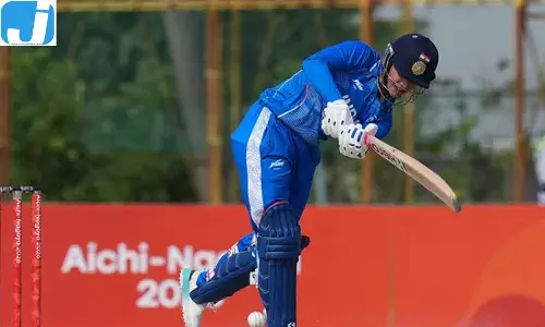 फाइनल में शेफाली चमकीं भारत को दिलाई पहली सफलता फाइनल में शेफाली चमकीं भारत को दिलाई पहली सफलता