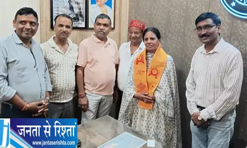 बुनकरों की समस्याओं पर हुई चर्चा बुनकरों की समस्याओं पर हुई चर्चा