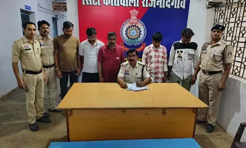 गणेश उत्सव को लेकर राजनांदगांव पुलिस सख्त, 10 लोगों पर प्रतिबंधात्मक कार्रवाई गणेश उत्सव को लेकर राजनांदगांव पुलिस सख्त, 10 लोगों पर प्रतिबंधात्मक कार्रवाई