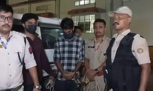 असम: 50 लाख के बॉस स्कैम मामले में केरल से दो गिरफ्तार असम: 50 लाख के बॉस स्कैम मामले में केरल से दो गिरफ्तार
