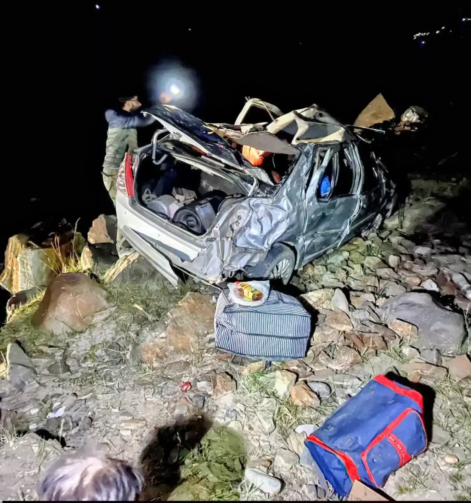 मनाली-रोहतांग रोड पर हादसे में दो लोगों की मौत मनाली-रोहतांग रोड पर हादसे में दो लोगों की मौत