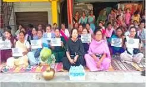मणिपुर: रिहा हुए सात कुकी ग्रामीणों की फिर से गिरफ्तारी की मांग मणिपुर: रिहा हुए सात कुकी ग्रामीणों की फिर से गिरफ्तारी की मांग