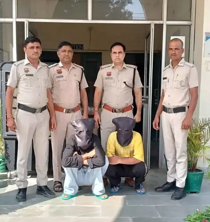हिसार में होटल जांच के दौरान 19 लड़के और 22 लड़कियां मिले