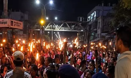 इम्फाल में 1951 के आधार पर NRC अपडेट की मांग, पुलिस ने रोका मार्च इम्फाल में 1951 के आधार पर NRC अपडेट की मांग, पुलिस ने रोका मार्च