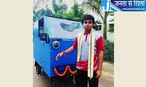ओडिशा के छात्र ने स्क्रैप से सोलर ईवी बनाया ओडिशा के छात्र ने स्क्रैप से सोलर ईवी बनाया