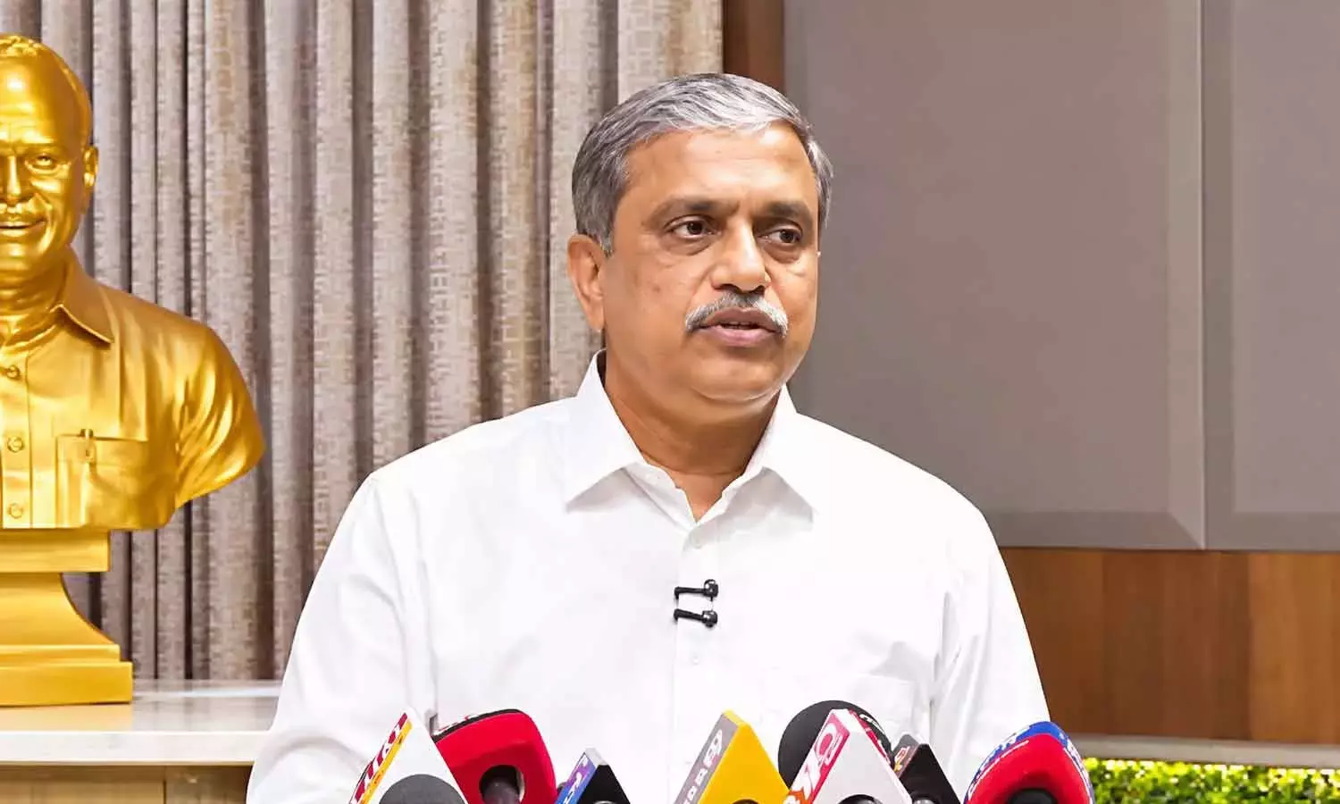 YSRCP ने लोकेश के इस्तीफे, सीबीआई जांच की मांग की