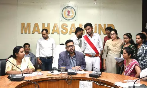 कलेक्टर विनय कुमार लंगेह ने जनदर्शन में सुनी आमजनों की समस्याएं