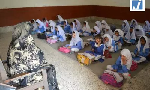 पाकिस्तान: बलूचिस्तान में स्कूल बंद होने और टीचरों की कमी से जूझ रहे पाकिस्तान: बलूचिस्तान में स्कूल बंद होने और टीचरों की कमी से जूझ रहे