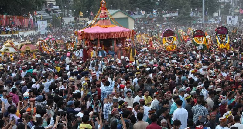 कुल्लू दशहरा के लिए प्लॉट उपलब्ध कुल्लू दशहरा के लिए प्लॉट उपलब्ध