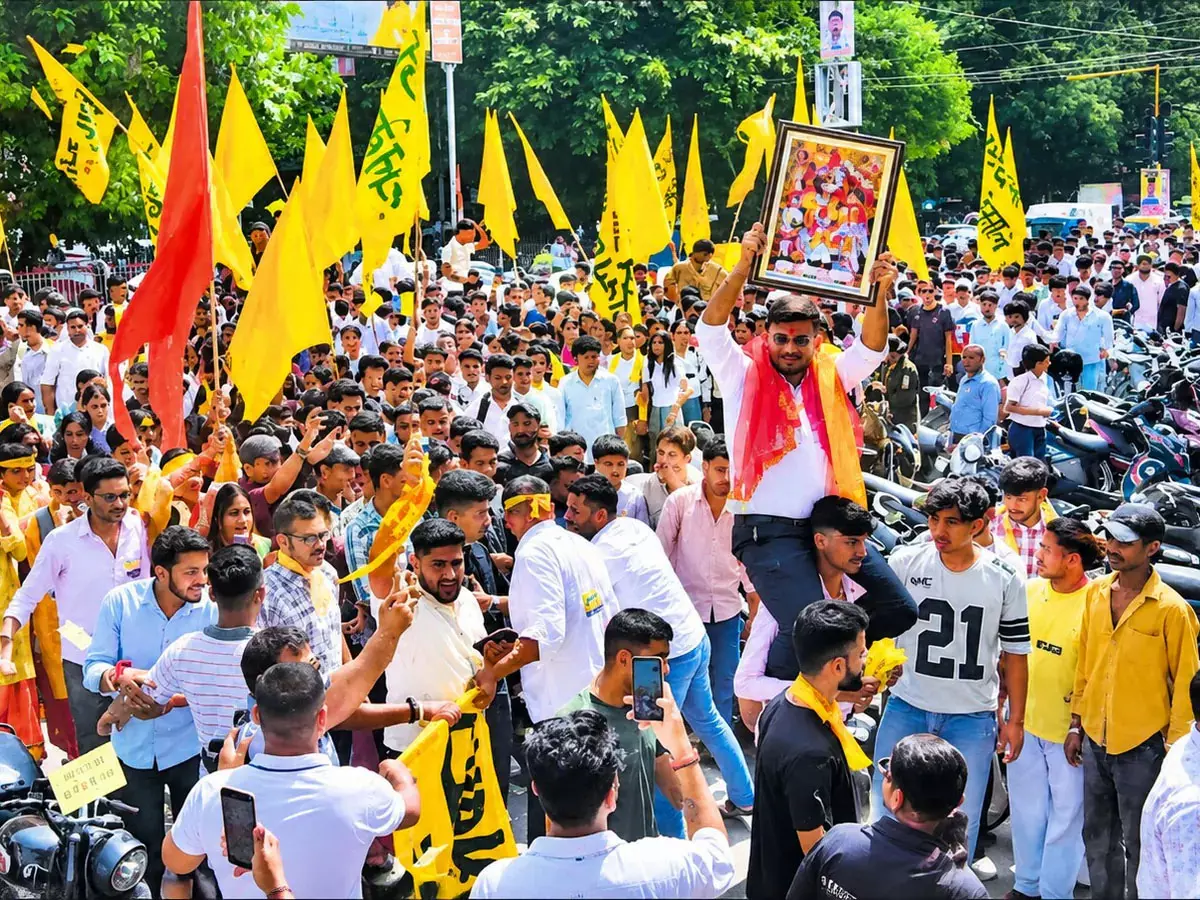 एमबीपीजी कॉलेज में चुनावी घमासान एबीवीपी में बगावत से त्रिकोणीय हुआ मुकाबला एमबीपीजी कॉलेज में चुनावी घमासान एबीवीपी में बगावत से त्रिकोणीय हुआ मुकाबला