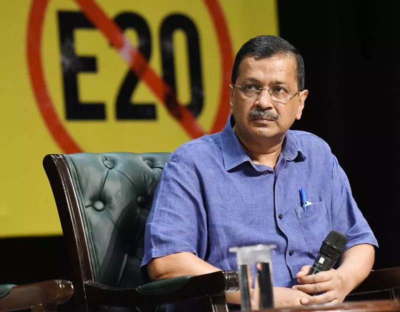 ऑनलाइन पोस्ट को लेकर केजरीवाल की मुश्किलें बढ़ीं ऑनलाइन पोस्ट को लेकर केजरीवाल की मुश्किलें बढ़ीं