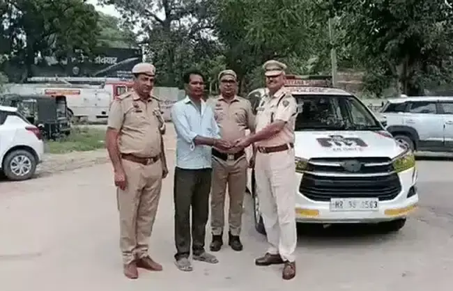Rewari: गुम मोबाइल की शिकायत पर पुलिस ने तुरंत की कार्रवाई Rewari: गुम मोबाइल की शिकायत पर पुलिस ने तुरंत की कार्रवाई