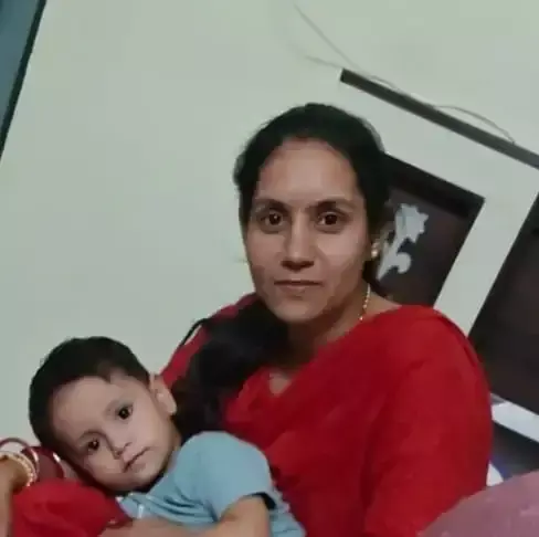 Sirsa: जलाकर मारने के आरोपों से मां-बेटी की मौत का मामला गरमाया Sirsa: जलाकर मारने के आरोपों से मां-बेटी की मौत का मामला गरमाया