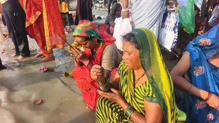 प्रयागराज में पद्मा एकादशी पर उमड़ा आस्था का सैलाब, श्रद्धालुओं ने संगम में लगाई पवित्र डुबकी प्रयागराज में पद्मा एकादशी पर उमड़ा आस्था का सैलाब, श्रद्धालुओं ने संगम में लगाई पवित्र डुबकी