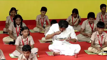 तमिलनाडु के मुख्यमंत्री विजय ने कक्षा 6 से 8 तक के लिए विस्तारित नाश्ता योजना शुरू की तमिलनाडु के मुख्यमंत्री विजय ने कक्षा 6 से 8 तक के लिए विस्तारित नाश्ता योजना शुरू की