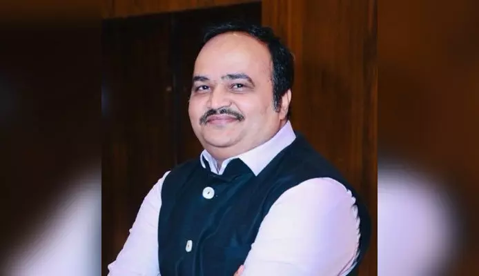शिवसेना UBT ने प्रवक्ता आनंद दुबे को पार्टी से निकाला, अनिल देसाई के आदेश पर हुई कार्रवाई शिवसेना UBT ने प्रवक्ता आनंद दुबे को पार्टी से निकाला, अनिल देसाई के आदेश पर हुई कार्रवाई