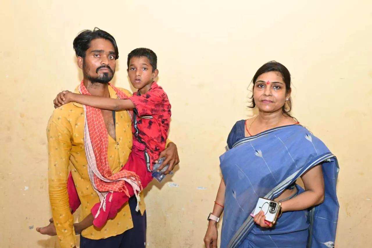 सहायक उपकरण की आस में आए पिता को मिली बेटे के बेहतर भविष्य की राह सहायक उपकरण की आस में आए पिता को मिली बेटे के बेहतर भविष्य की राह