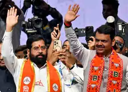 चुनाव आयोग ने महाराष्ट्र में 5 एमएलसी सीटों पर चुनाव का किया ऐलान, महायुति की सभी सीटों पर नजर चुनाव आयोग ने महाराष्ट्र में 5 एमएलसी सीटों पर चुनाव का किया ऐलान, महायुति की सभी सीटों पर नजर