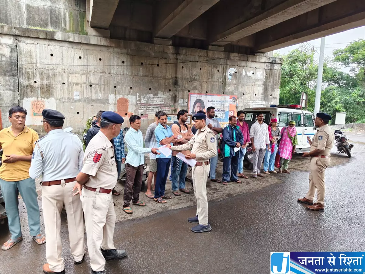 नंबर प्लेट से छेड़छाड़ पर पुलिस का बड़ा अभियान नंबर प्लेट से छेड़छाड़ पर पुलिस का बड़ा अभियान