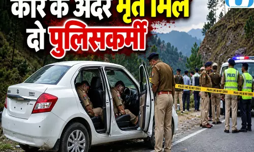 खड़ी कार में मृत मिले दो पुलिसकर्मी रामबन में मचा हड़कंप खड़ी कार में मृत मिले दो पुलिसकर्मी रामबन में मचा हड़कंप
