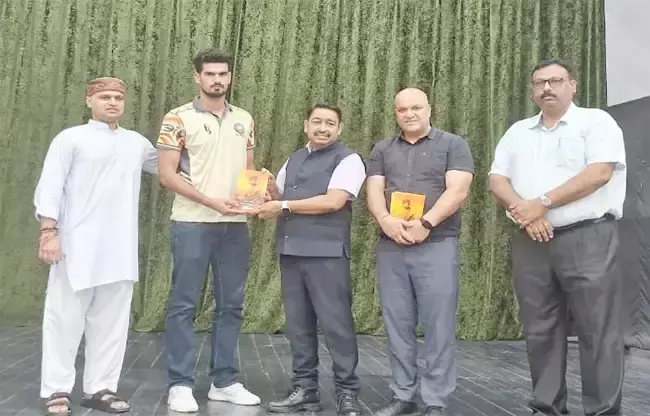 दबाव को सकारात्मक शक्ति में बदलें विद्यार्थी: निखिल यादव