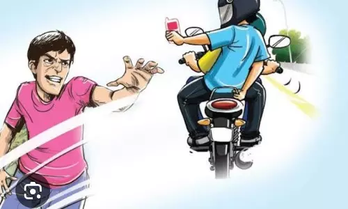 अलग-अलग जगहों से आईफोन लूटने वाले बाइकर्स सक्रिय