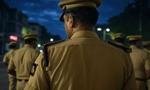 शराब पीने के दौरान विवाद में ऑटो चालक की पीट-पीटकर हत्या, दो आरोपी गिरफ्तार शराब पीने के दौरान विवाद में ऑटो चालक की पीट-पीटकर हत्या, दो आरोपी गिरफ्तार