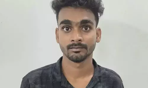 हत्या मामले का इनामी आरोपी पुलिस की गिरफ्त में हत्या मामले का इनामी आरोपी पुलिस की गिरफ्त में