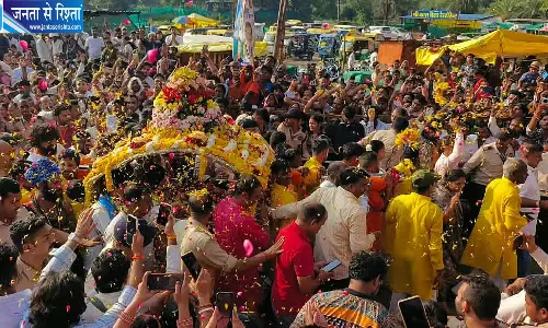 पालकी में नगर भ्रमण पर निकले बाबा कालभैरव