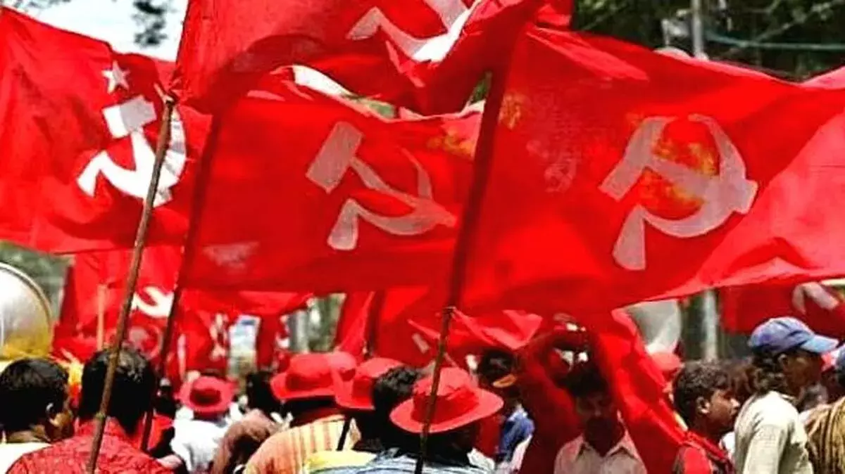 पिनाराई के ख़िलाफ़ जांच: CPM राजनीतिक बचाव करेगी पिनाराई के ख़िलाफ़ जांच: CPM राजनीतिक बचाव करेगी
