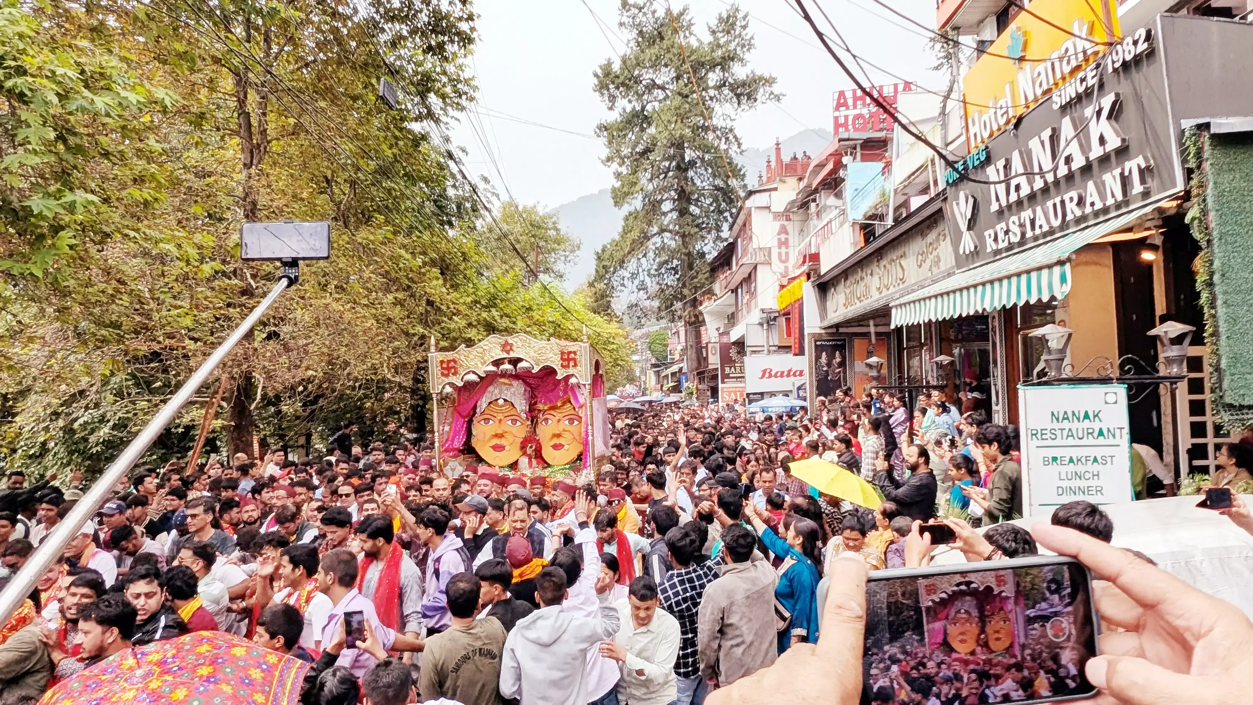 नंदा देवी महोत्सव के समापन पर निकली भव्य शोभायात्रा