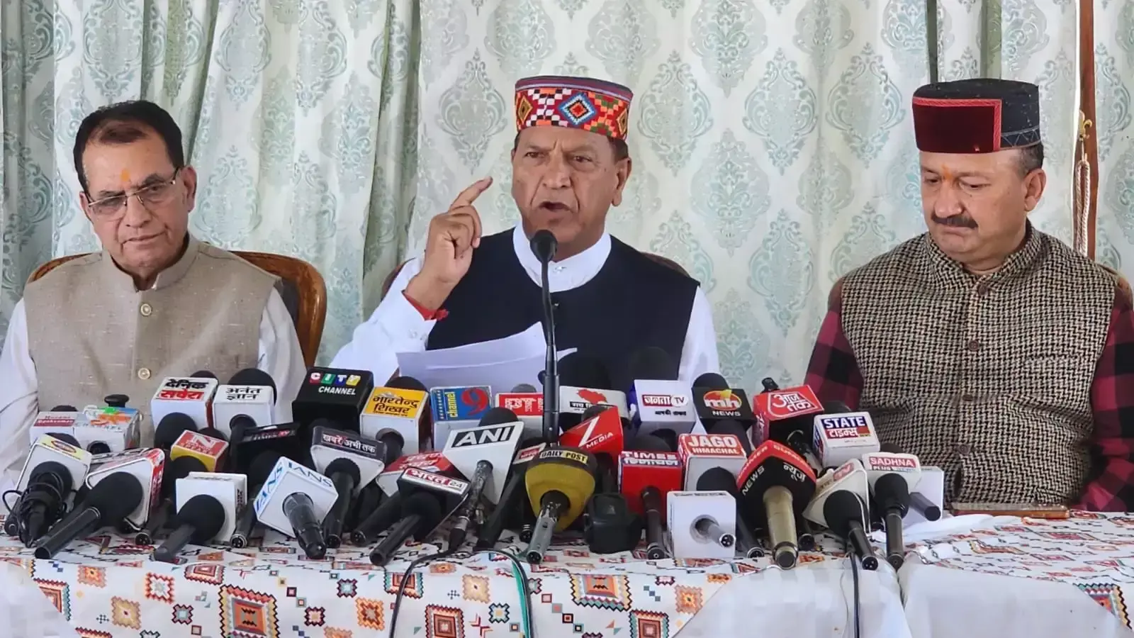 कांग्रेस सरकार की प्राथमिकताओं पर राजीव बिंदल का हमला