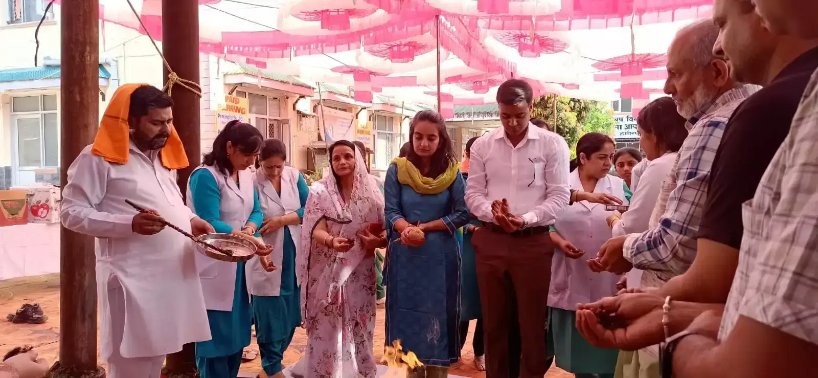 आयुर्वेद दिवस पर स्वास्थ्य जांच के साथ रक्तदान शिविर आयोजित