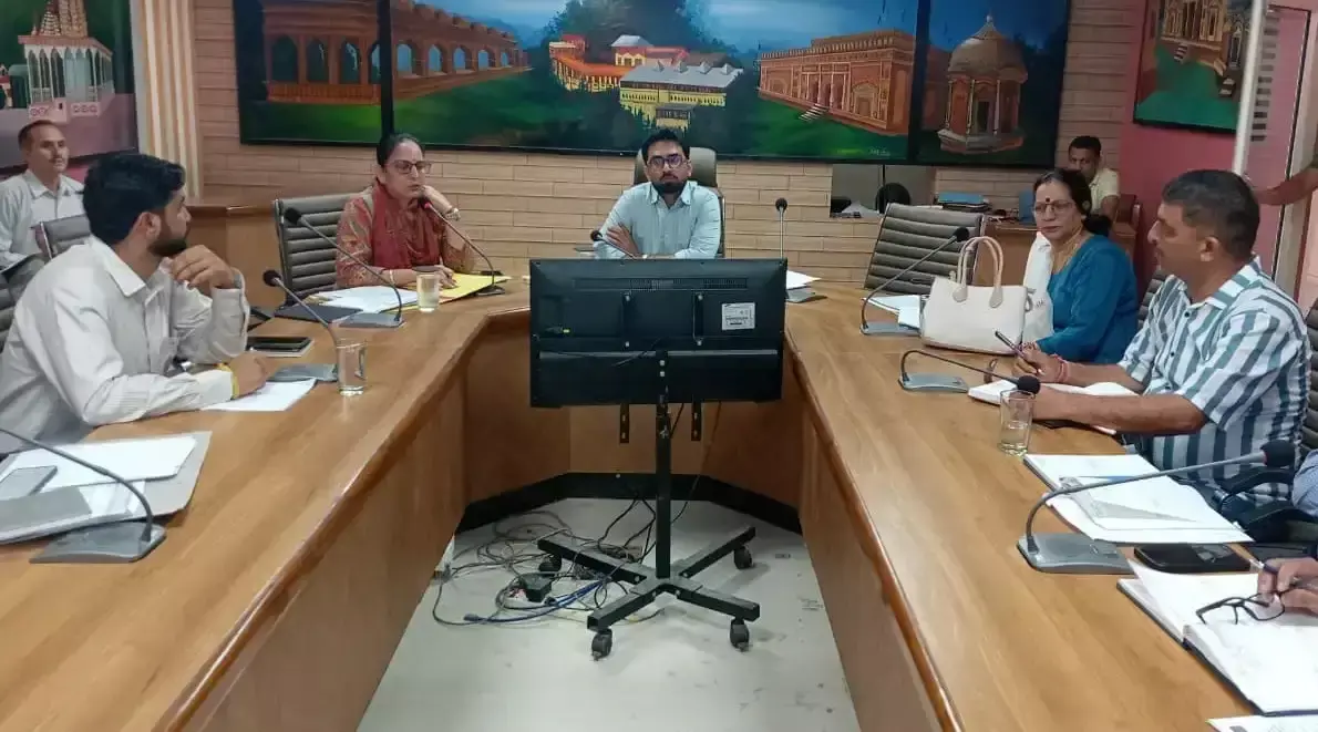 पंचायत स्तर पर कूड़ा छंटनी व्यवस्था मजबूत करने पर जोर