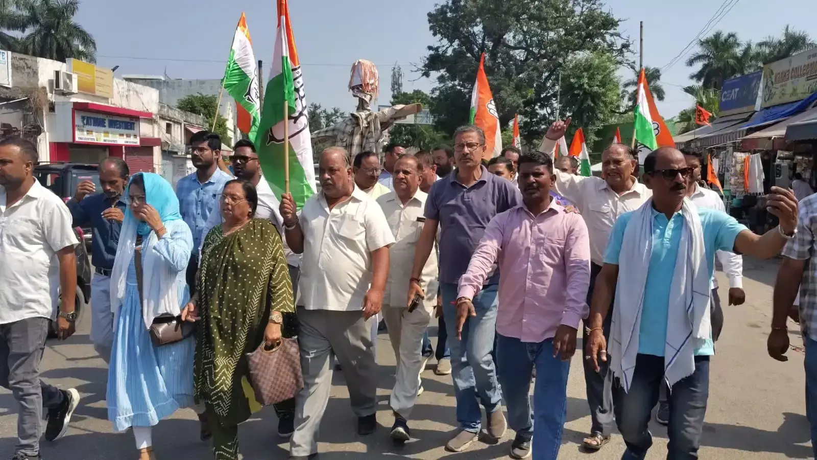 हरिद्वार में कांग्रेस का प्रदर्शन, भाजपा सरकार का पुतला फूंका