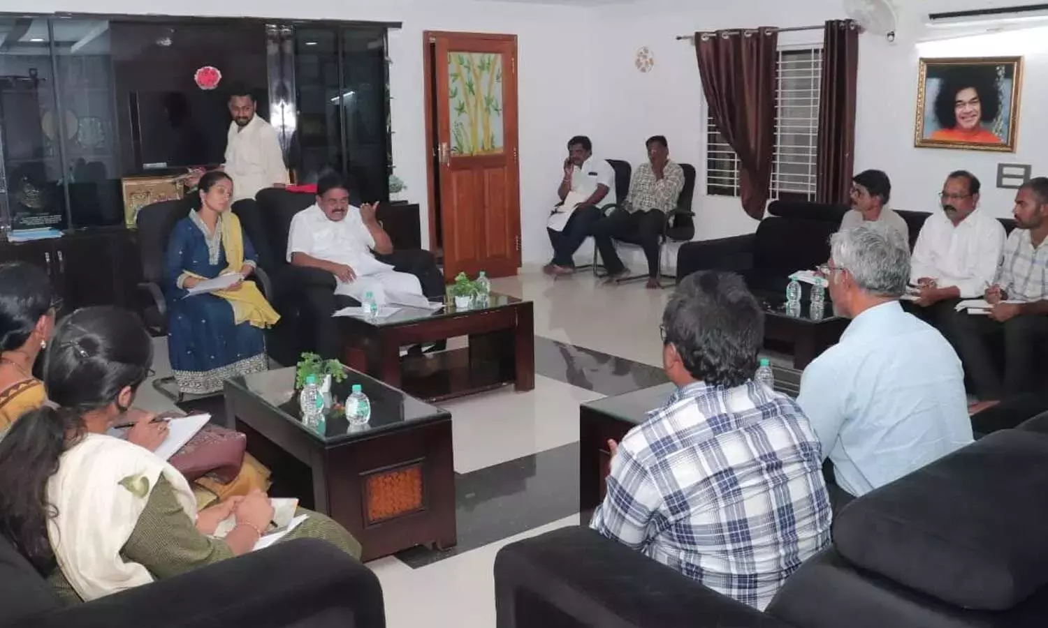 Andhra: पुट्टपर्थी में पेयजल राहत के लिए 8.20 करोड़ रुपये मंजूर Andhra: पुट्टपर्थी में पेयजल राहत के लिए 8.20 करोड़ रुपये मंजूर