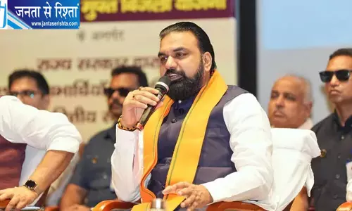 बक्सर पहुंचे मुख्यमंत्री सम्राट चौधरी वामन मंदिर में की पूजा जीविका दीदियों से किया संवाद