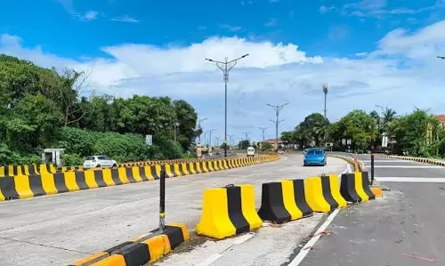 वाहन चालकों के लिए फिर खुला अटल सेतु मार्ग वाहन चालकों के लिए फिर खुला अटल सेतु मार्ग
