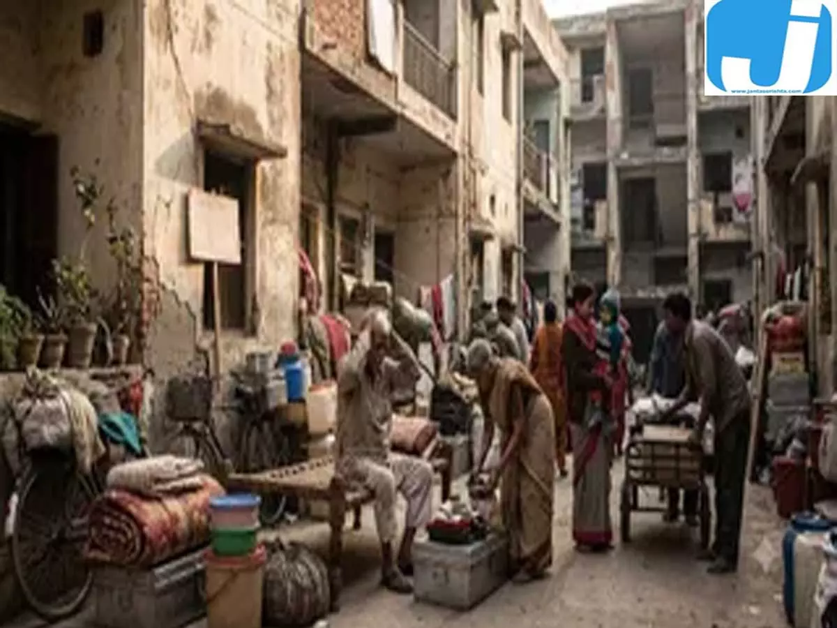 नेहरू मार्केट में जर्जर क्वार्टरों से खतरा 54 दुकानों पर मंडरा रहा संकट नेहरू मार्केट में जर्जर क्वार्टरों से खतरा 54 दुकानों पर मंडरा रहा संकट