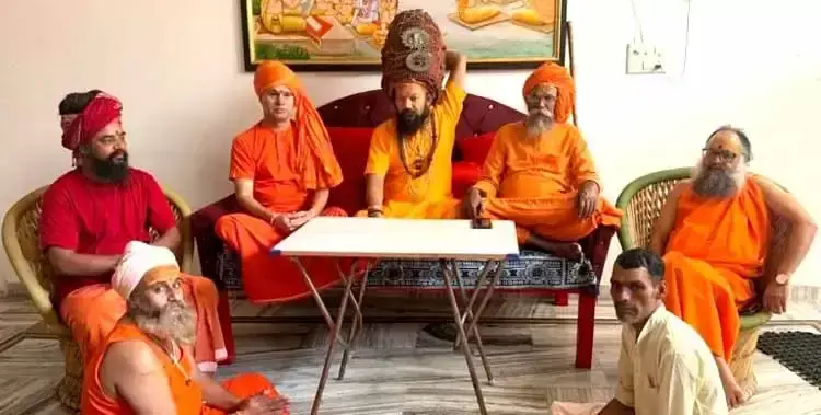 संतों ने कुंभ आयोजन की तैयारियों पर किया विचार-विमर्श संतों ने कुंभ आयोजन की तैयारियों पर किया विचार-विमर्श