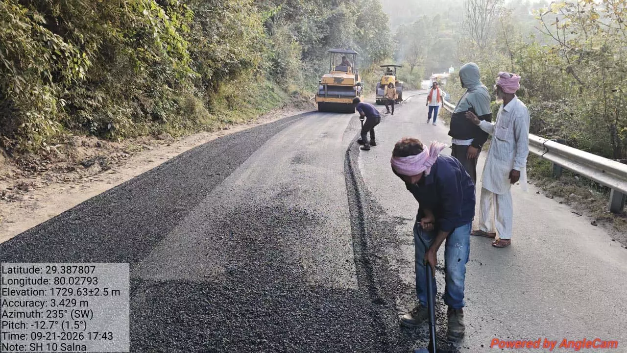 15 अक्टूबर तक गड्ढामुक्त होंगी उत्तराखंड की सड़कें, हर जिले में युद्धस्तर पर काम शुरू 15 अक्टूबर तक गड्ढामुक्त होंगी उत्तराखंड की सड़कें, हर जिले में युद्धस्तर पर काम शुरू