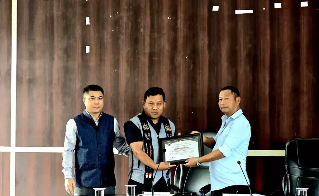 कोहिमा DPDB की सड़कों और कचरा प्रबंधन योजना पर बैठक कोहिमा DPDB की सड़कों और कचरा प्रबंधन योजना पर बैठक