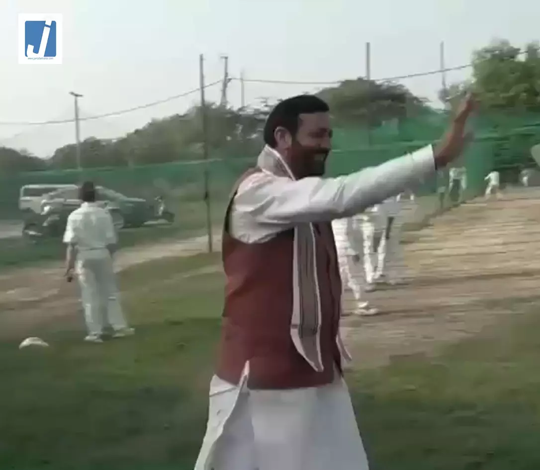 पटियाला में क्रिकेट के मैदान पर उतरे CM नायब सिंह सैनी युवा खिलाड़ियों को दिया खास संदेश पटियाला में क्रिकेट के मैदान पर उतरे CM नायब सिंह सैनी युवा खिलाड़ियों को दिया खास संदेश