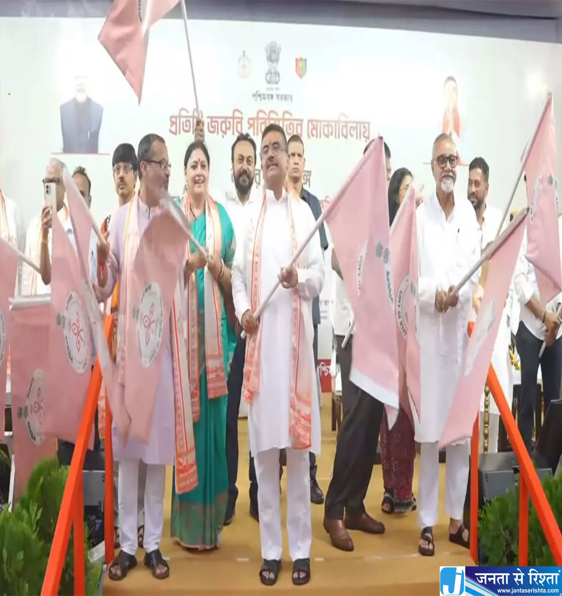 आग से निपटने के लिए बंगाल तैयार 226 आधुनिक फायर वाहन रवाना आग से निपटने के लिए बंगाल तैयार 226 आधुनिक फायर वाहन रवाना